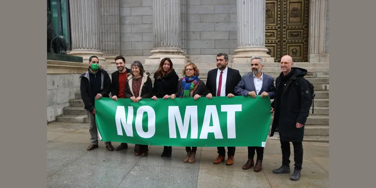 Contraris a la MAT de la Selva reclamen que "no s'esperi més" per derogar el projecte i alerten que segueix planificat