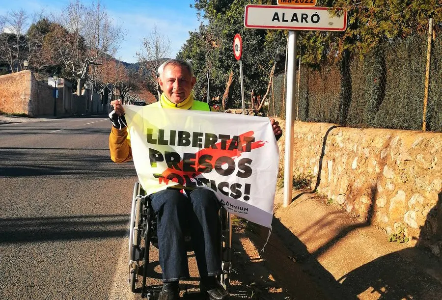 L’independentista Jordi Puig, que fa la volta als Països Catalans en cadira de rodes, arriba a Vilassar de Mar