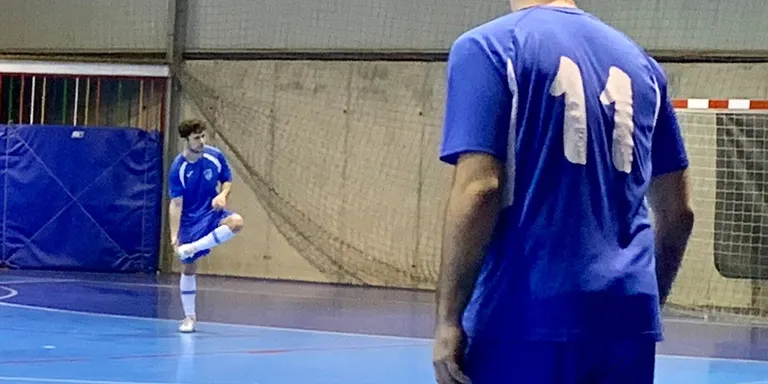 El femení de futbol sala disputa el primer partit a casa i el masculí busca la quarta victòria