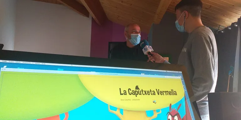 Visitem l'estudi de Julilustrador, l'arenyenc que il·lustra llibres i contes