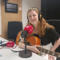 #1195 - Rodautors en directe, Eva Fort cantautora en acústic - episode art