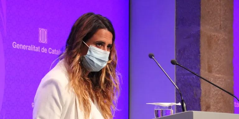 El Govern preveu que les noves restriccions entrin en vigor com a molt tard el cap de setmana i estudia el toc de queda