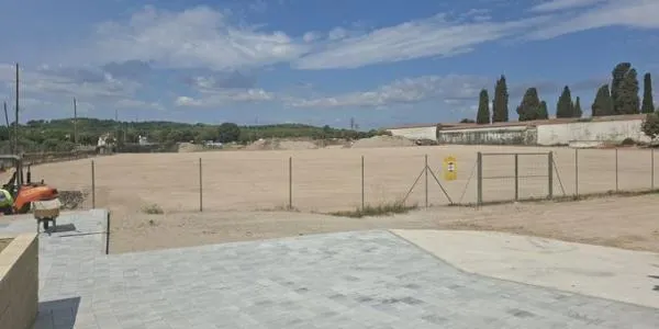 Una carpa de grans dimensions protagonitza l’espai de la Sínia de la Vila de Torredembarra