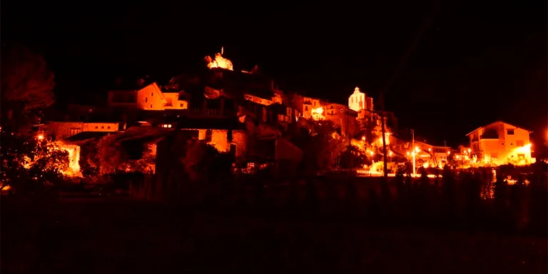 El Mercat Càtar ofereix artesania, música, teatre, dansa, literatura i història a Castellbò