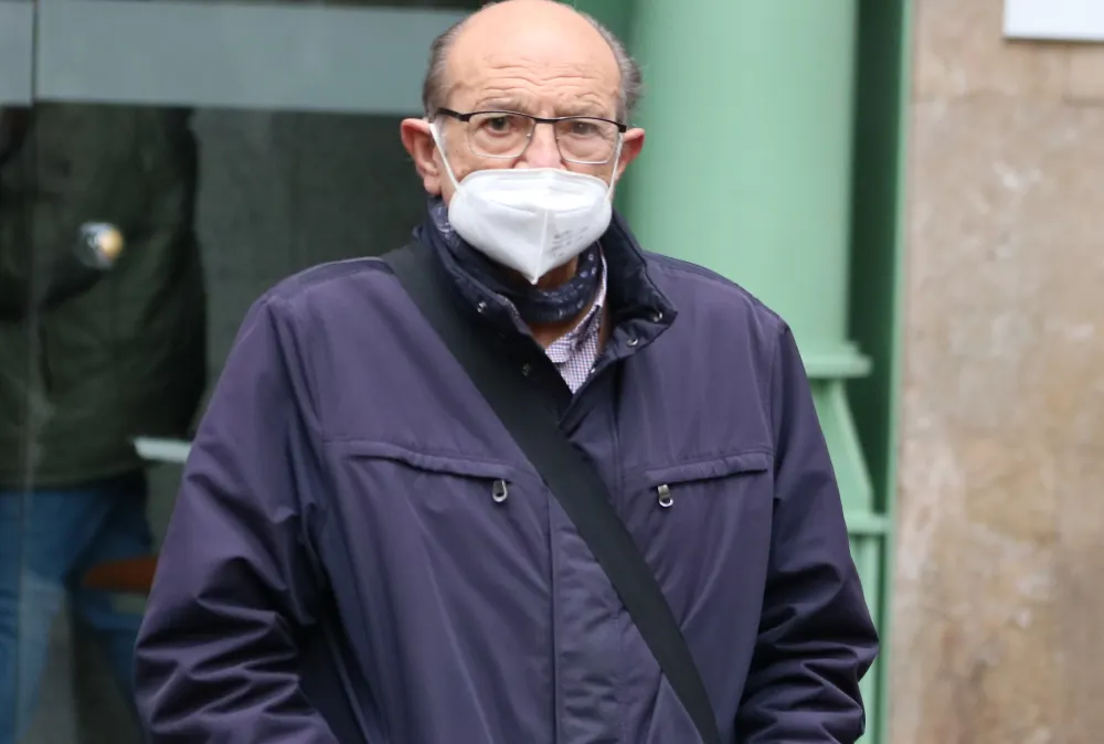Des d'avui és obligatori l'ús de la mascareta en centres sanitaris