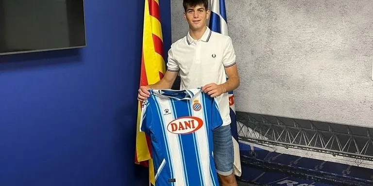 El cambrilenc Arnau Pedrola fitxa pel RCD Espanyol juvenil