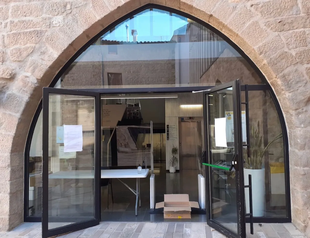 La biblioteca tanca per vacances durant dues setmanes