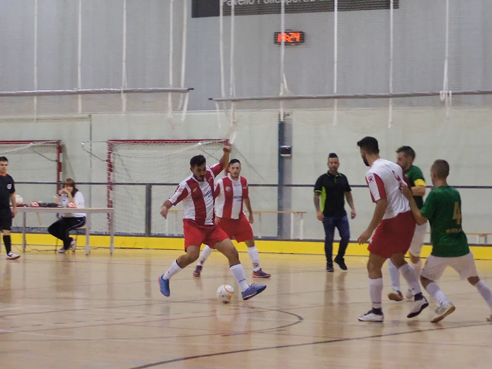 Bona feina ofensiva de l'Esportiu masculí davant del Cerdanyola