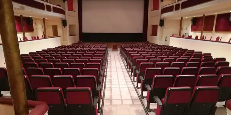 En marxa les obres per renovar la climatització del Teatre del Casal Agramuntí