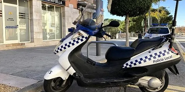 La Policia Local d’Altafulla se suma a la nova campanya sobre distraccions al volant