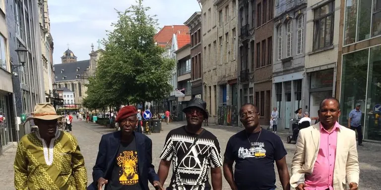 DEMÉSENLLÀ 725: Àfrica Negra