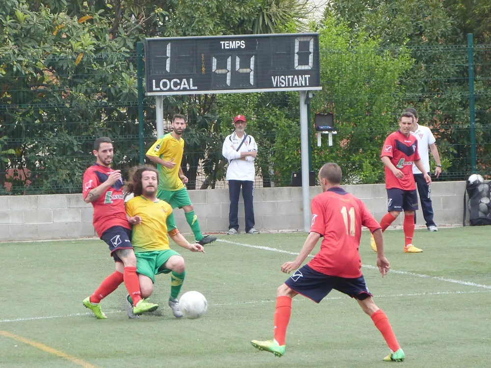Superioritat local en el partit disputat a Montcada per part de l'Olímpic