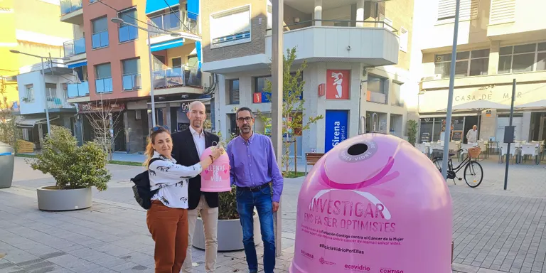 Presenten una campanya solidària de reciclatge i sensibilització sobre el càncer de mama