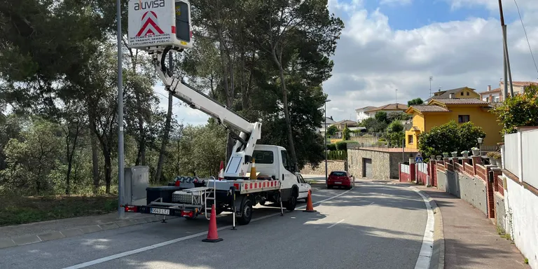 Es renoven 273 punts de llum a Can Maspons i al nucli urbà