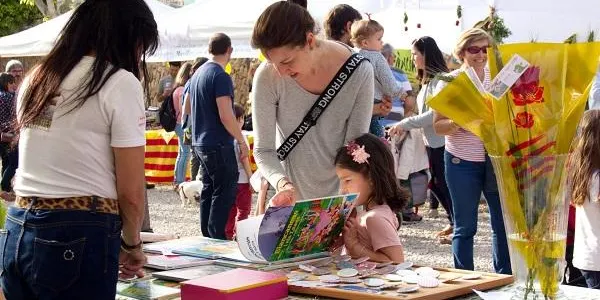 La nova data per la festa de Sant Jordi genera dubtes en el sector de les llibreries