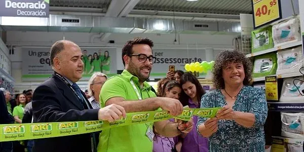 La nova botiga d’AKÍ Bricolaje obre les seves portes a Altafulla aquest dijous