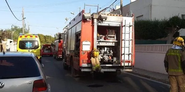 Els serveis d’emergències descobreixen una plantació de marihuana quan atenien un avís d’incendi a Torredembarra