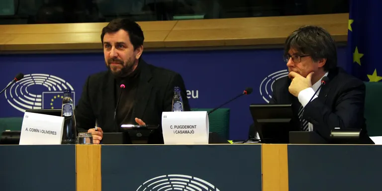 Membres de l'Assemblea de Representants del Consell per la República critiquen el govern de Puigdemont i Comín