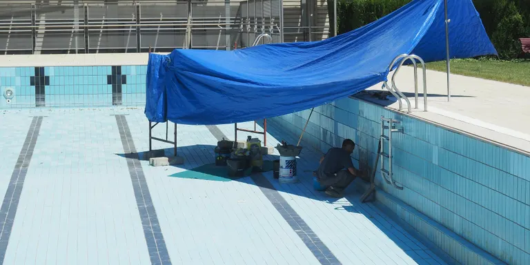 El Govern prepara un document comú per a la reobertura de piscines