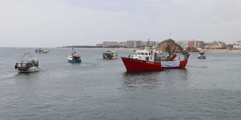 Els pescadors de Blanes denuncien que la normativa europea els limitarà a sortir 120 dies l'any