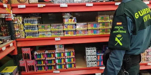 La Guàrdia Civil intervé prop de 3.000 encenedors falsificats d'una marca registrada molt coneguda
