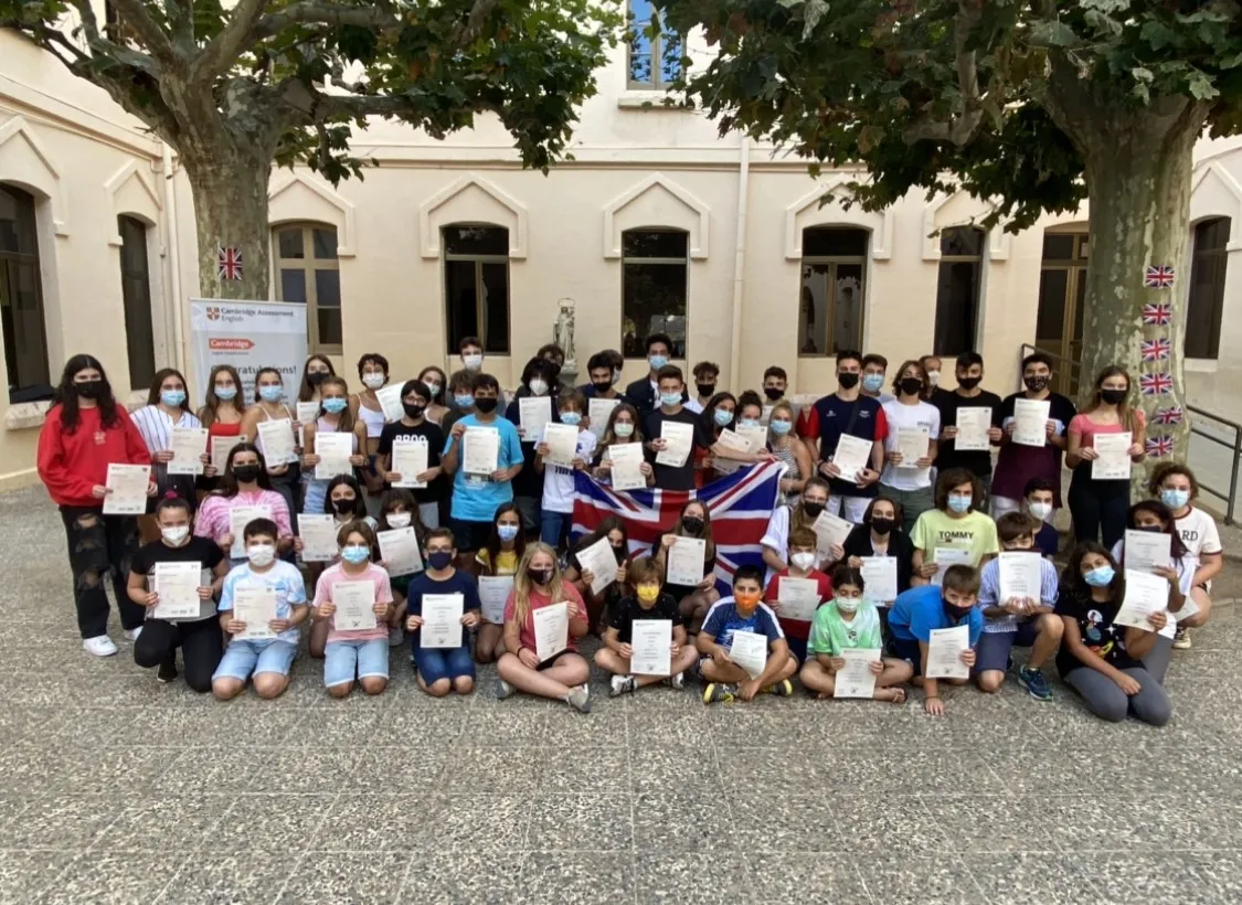 El Vidal i Barraquer lliura els diplomes de Cambridge a l’alumnat que va superar els exàmens oficials d’anglès