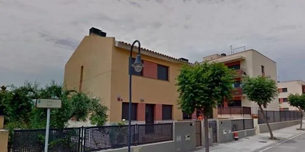 Els veïns i la Policia Local de Roda de Berà eviten una nova okupació en un habitatge de La Barquera