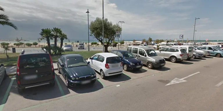 El govern aclareix que aparcar a la zona verda de la part alta d’Arenys i la bossa del vial del Port seguirà sent gratuït