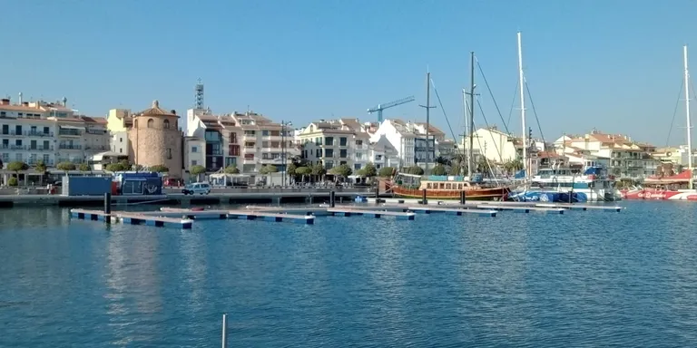 El Port de Cambrils viurà aquest dijous un simulacre de rescat d’un catamarà incendiat