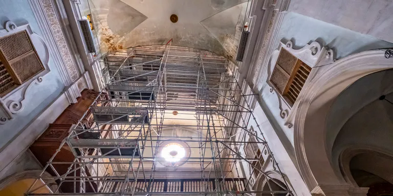 Comencen les obres de reparació de la volta a l’Església Parroquial de Sant Feliu