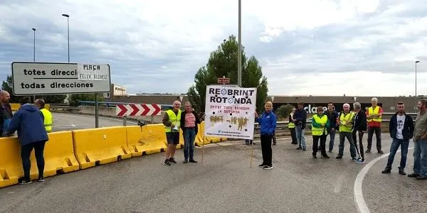 El departament de Carreteres apunta que la solució a la rotonda de Torredembarra passa per una “decisió política”