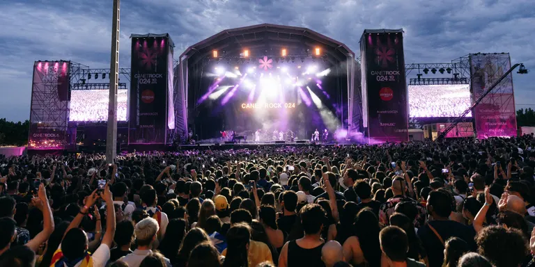 El Canet Rock tanca el desè aniversari amb 12 hores de música i 25.000 persones