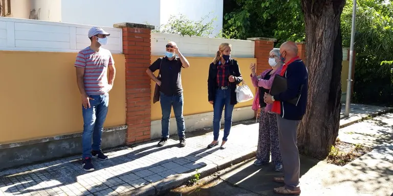 Visita de l’alcaldessa de Valls al barri de la Candela