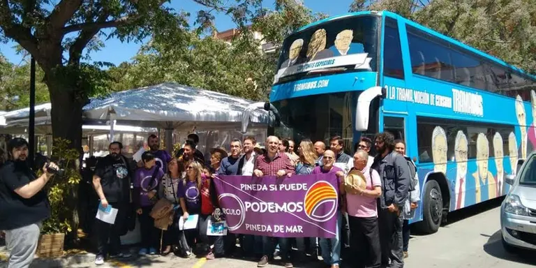 El TramaBusCat, de la formació Podem, va arribar ahir a Pineda