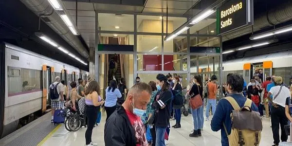 Quarta jornada de la vaga convocada pels maquinistes d'Adif amb alteracions del servei per franges horàries