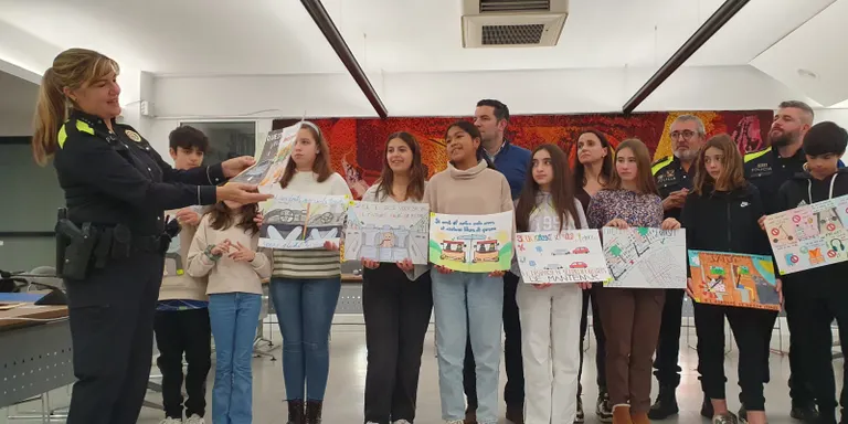 Es presenta el Calendari d'Educació Viària ple de missatges per la seguretat de conductors i vianants