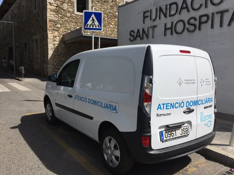 L'Hospital de la Seu estrena un vehicle 100 per cent elèctric