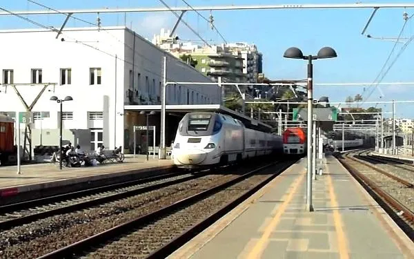 PTP i PDF.Camp alerten que el nou tram del Corredor Mediterrani farà perdre viatgers i empitjorarà els horaris del Camp de Tarragona