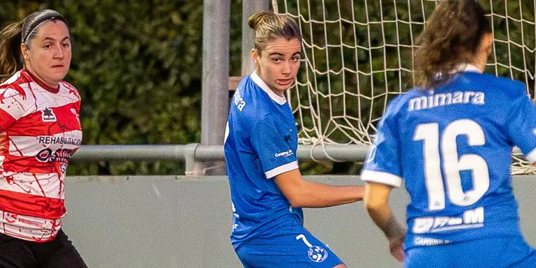 El Cambrils Unió femení ensopega a casa davant el Viladecans
