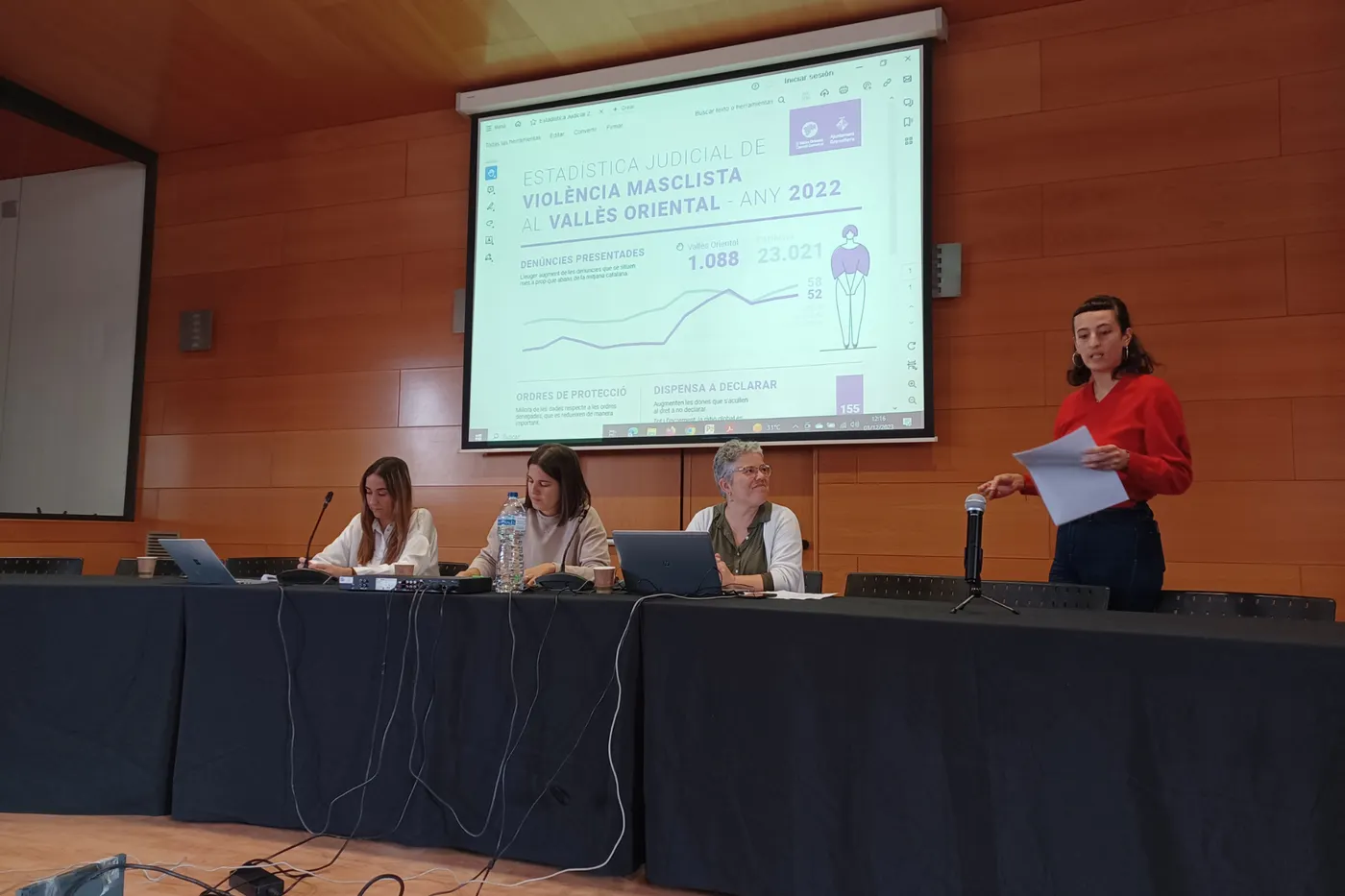 Professionals dels serveis socials de diversos municipis del Vallès Oriental treballen en un protocol conjunt per abordar les violències masclistes