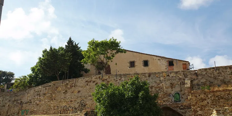 Pineda Sí Pot vol recuperar la Masia de Can Teixidor i fer una Escola d'Oficis i horts urbans