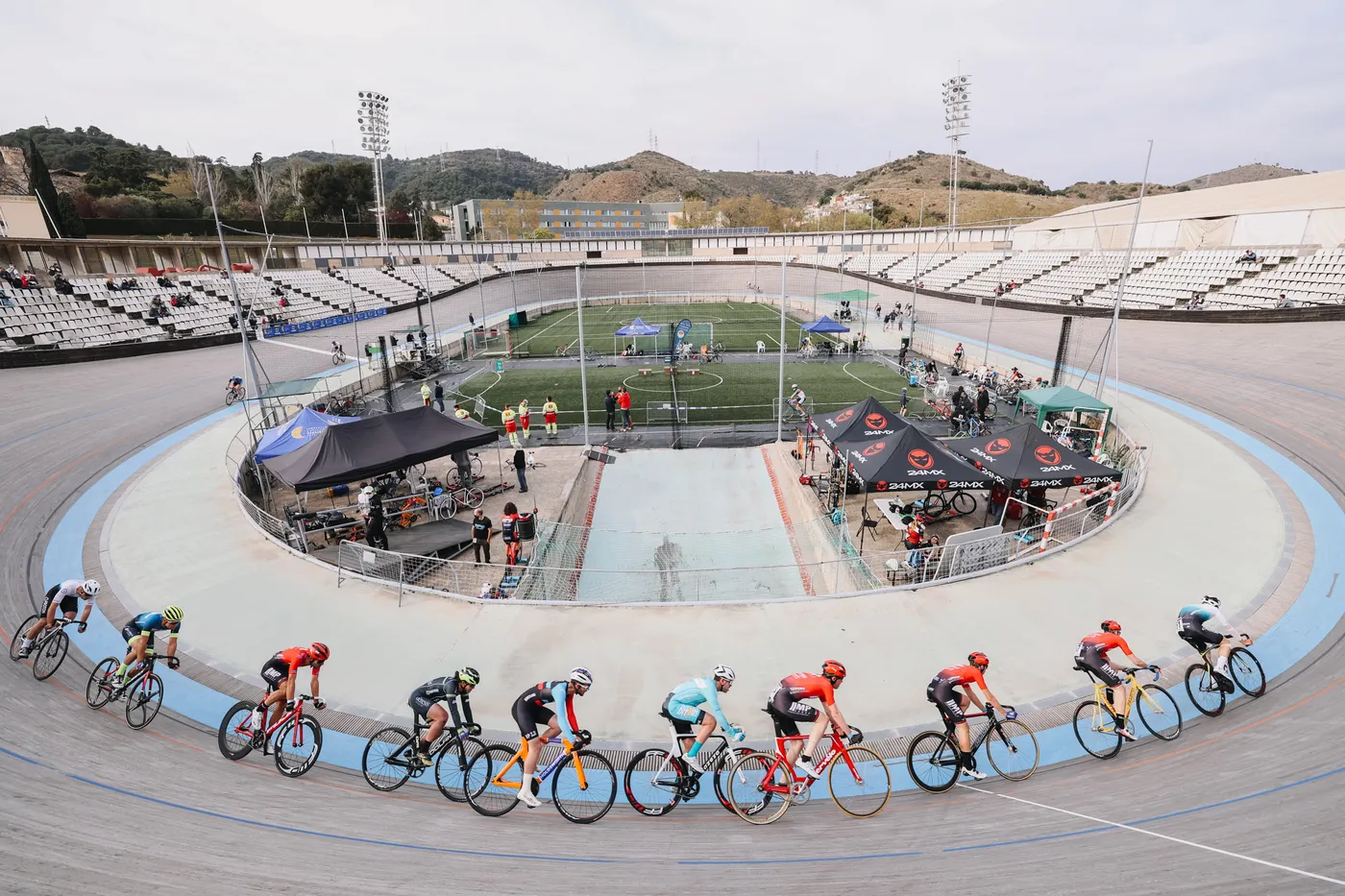 El Velòdrom d’Horta acull les Lligues de Pista de les Federacions de Ciclisme