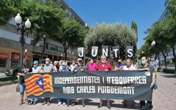 Una setantena de personalitats polítiques, donen suport a Puigdemont