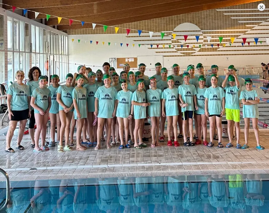 Els nedadors del Solsonès tornen amb 28 medalles de la trobada territorial de natació dels Jocs Esportius Escolars de Catalunya