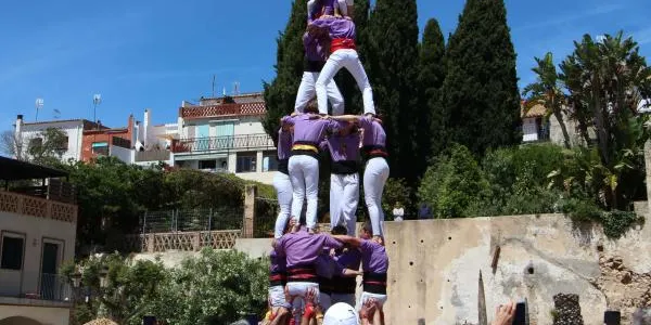 La renovació del pom de dalt és un dels grans reptes amb els quals afrontaran la temporada els Castellers d’Altafulla