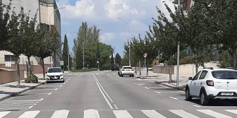 Les places de zona blava es redueixen a l’avinguda Josep Fontcuberta i s’implanten a la part baixa de l’aparcament de l’Escorxador