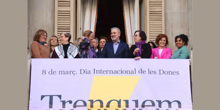 8-M: Crida de l'Ajuntament de Barcelona a seguir lluitant contra les violències masclistes