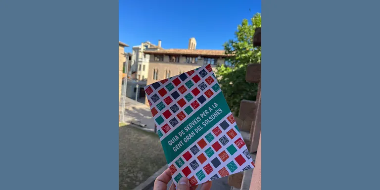 El Consell Comarcal comença a distribuir la nova Guia de Serveis de la Gent Gran del Solsonès