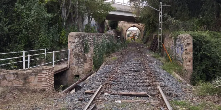 ADIF canvia els raïls de les vies de tren del Morell