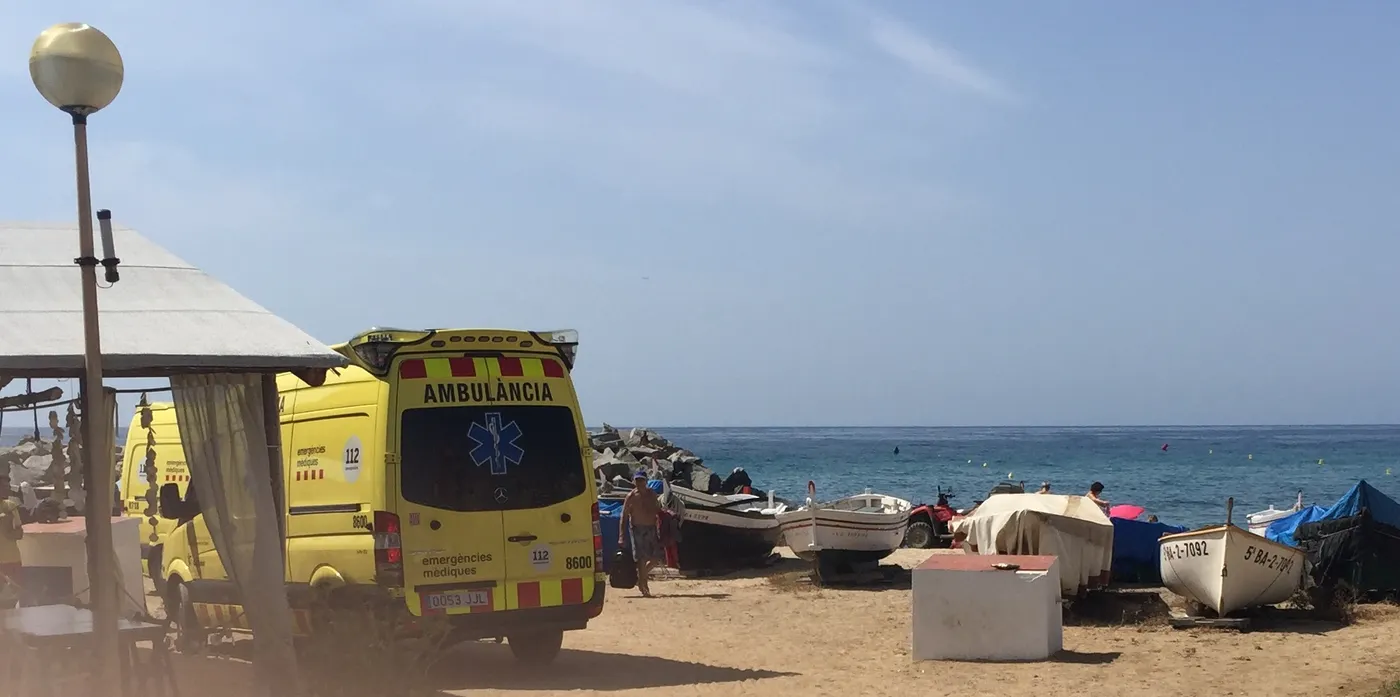Nou ensurt a la platja de Vilassar de Mar